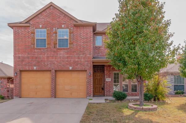 5152 Mirror Lake Drive, Haltom City, TX 76117