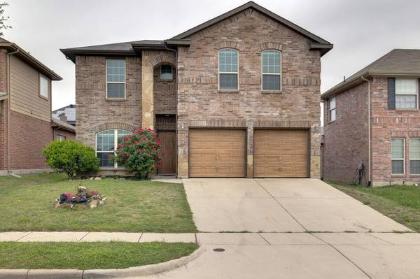 5141 Mirror Lake Drive, Haltom City, TX 76117