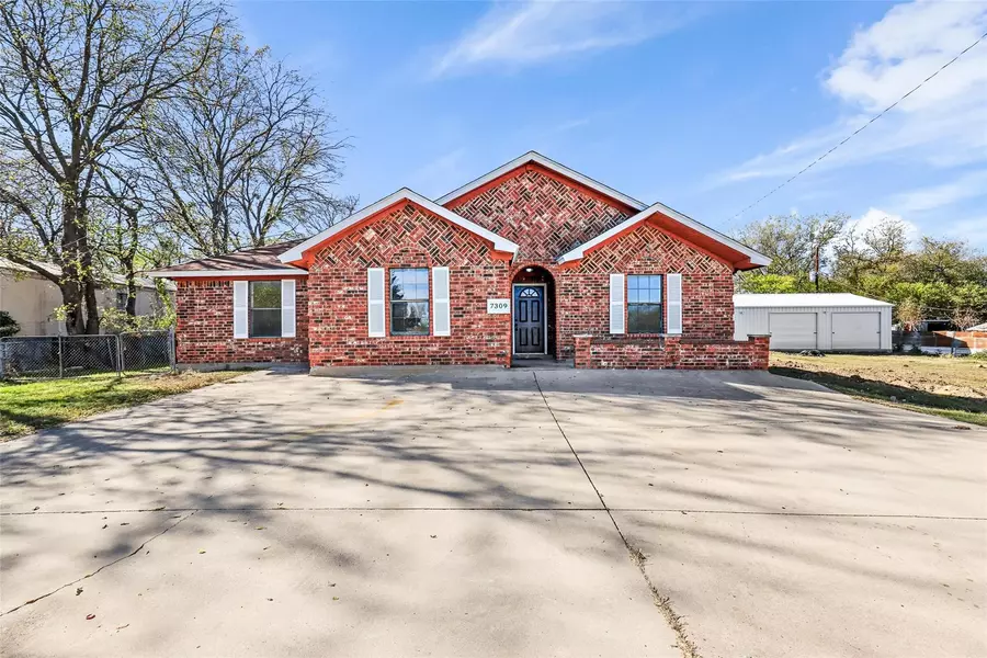 7309 Gillis Johnson Street, Fort Worth, TX 76179