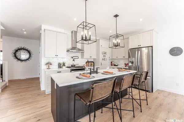 527 Keith TURN, Saskatoon, SK S7V 0X7