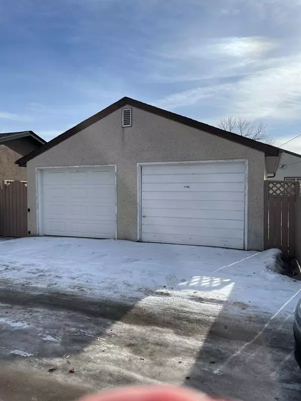 Calgary, AB T2N 0W2,1740 6 AVE NW