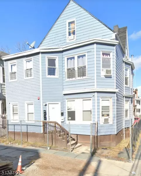 29 17Th Ave, Paterson City, NJ 07501