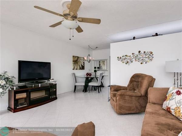 Hallandale Beach, FL 33009,1050 SW 11th St  #7L