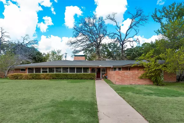 1444 Oaklawn Drive, Corsicana, TX 75110