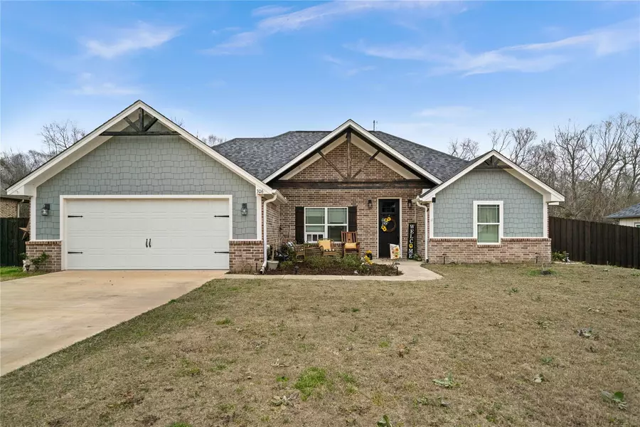 306 Smith Circle, Lindale, TX 75771