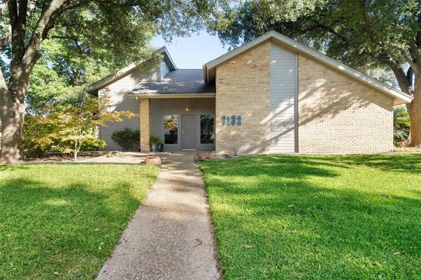 7132 Echo Bluff Drive,  Dallas,  TX 75248