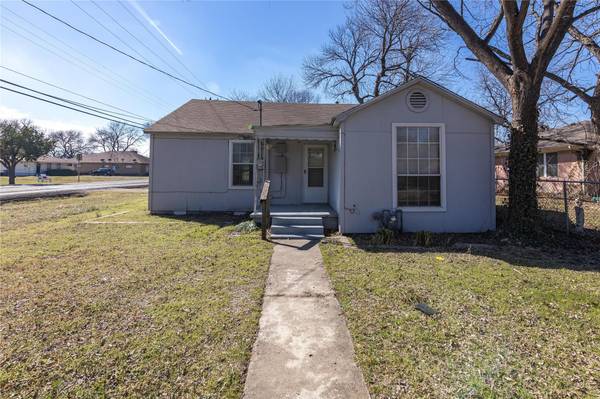 1107 S Paris Street, Ennis, TX 75119