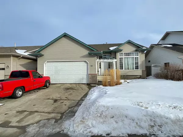 Lacombe, AB T4L 2H7,19 Royal CRES