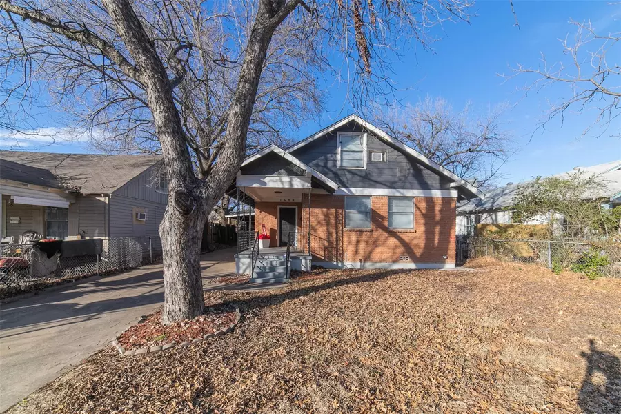 1604 W Hammond Street, Fort Worth, TX 76115