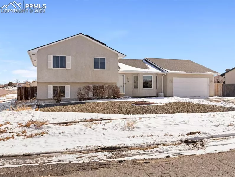 602 S Del Rio DR, Pueblo West, CO 81007