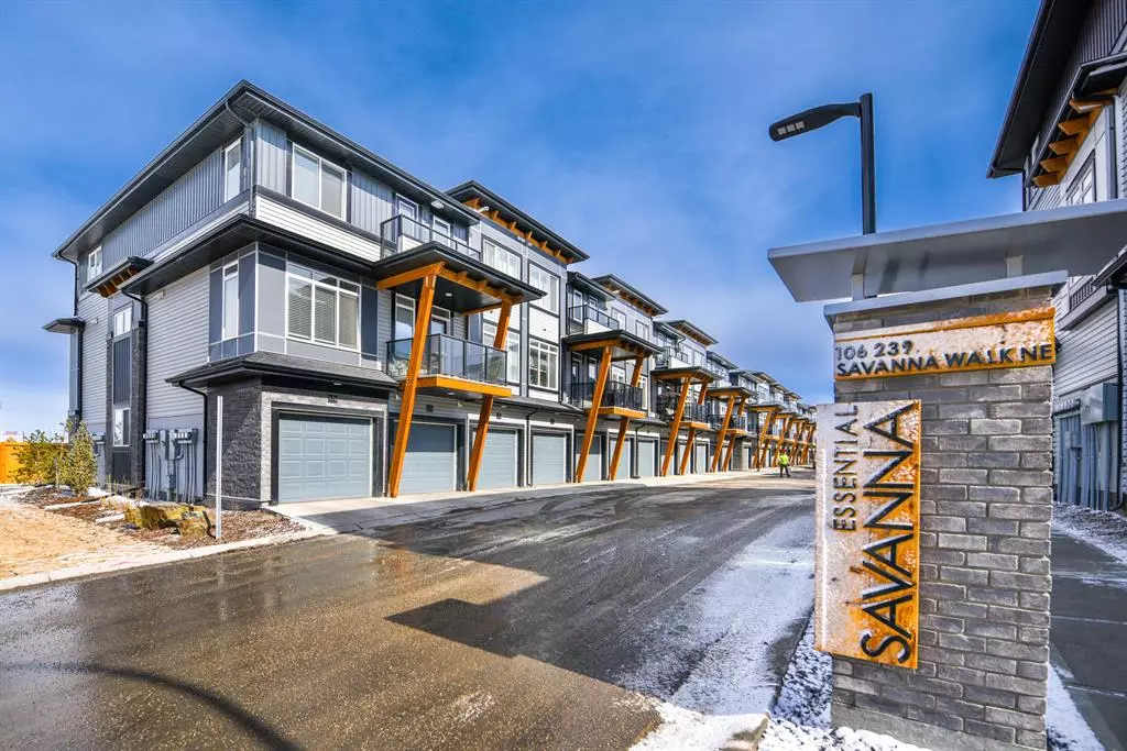 Calgary, AB T3J 0Y3,164 Savanna WALK NE