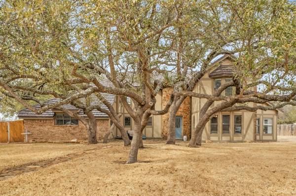 4 Shore Crest Drive, Brownwood, TX 76801