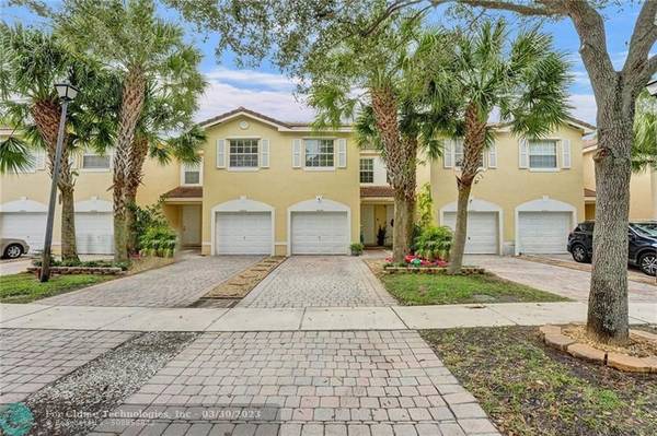 6307 Landings Ter, Tamarac, FL 33321