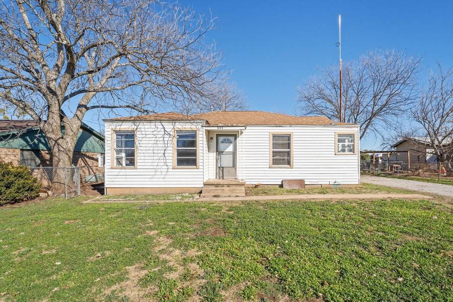 604 E Fitzgerald Street, Bangs, TX 76823