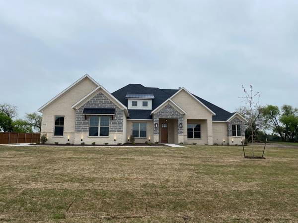 1110 Hayfield Drive, Midlothian, TX 76065