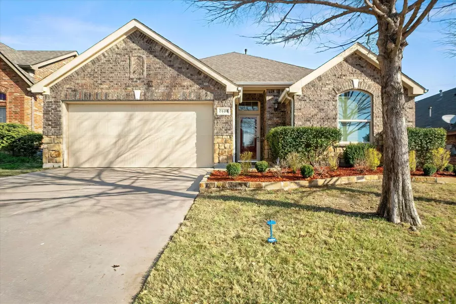 2605 Twinflower Drive, Fort Worth, TX 76244