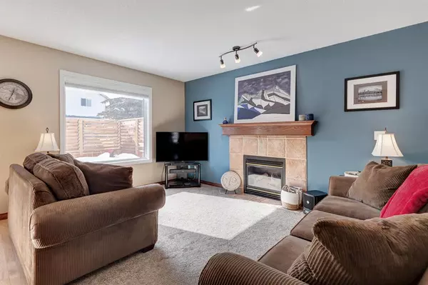 Calgary, AB T2Z 3C3,3737 Douglas Ridge WAY SE