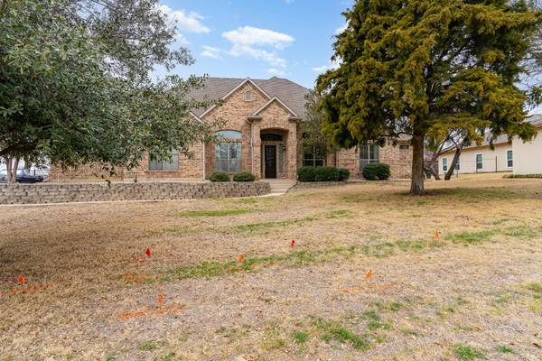 2745 Wood Lake Drive, Cedar Hill, TX 75104