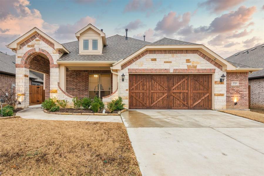 2725 Lisa Maria Street, Burleson, TX 76028