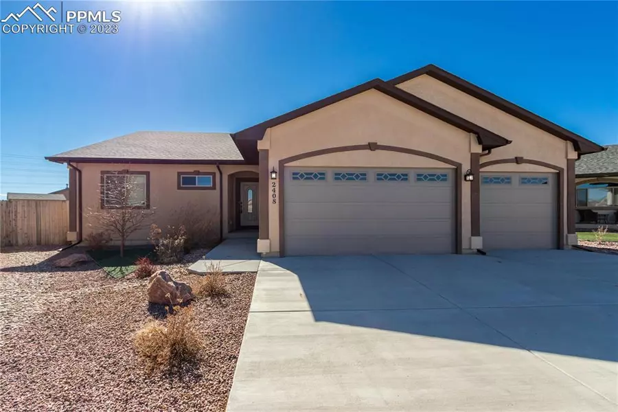 2408 Cliffmoor LN, Pueblo, CO 81008