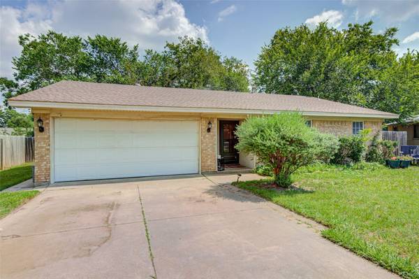 1907 Meadow Lark Lane, Irving, TX 75060