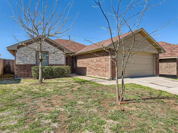 9112 Saint Barts Road, Fort Worth, TX 76123