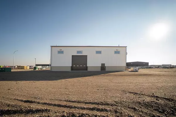 Coaldale, AB T1M 1L3,1121 11 AVE