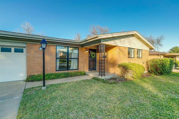 2712 Sadler Avenue, Fort Worth, TX 76133