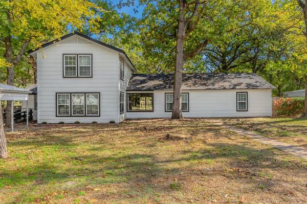 909 Whispering Springs Drive, Tool, TX 75143