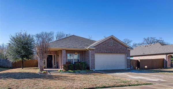 1208 Glenwood Drive, Azle, TX 76020