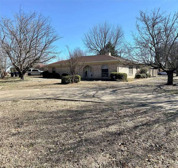 Alvarado, TX 76009,105 W Hopper Street