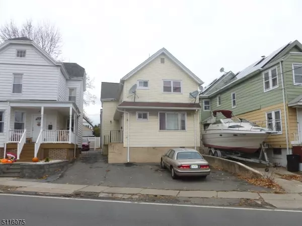 42 River Dr, Garfield City, NJ 07026