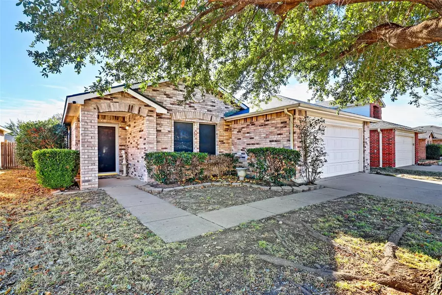 5304 Newcastle Lane, Fort Worth, TX 76135