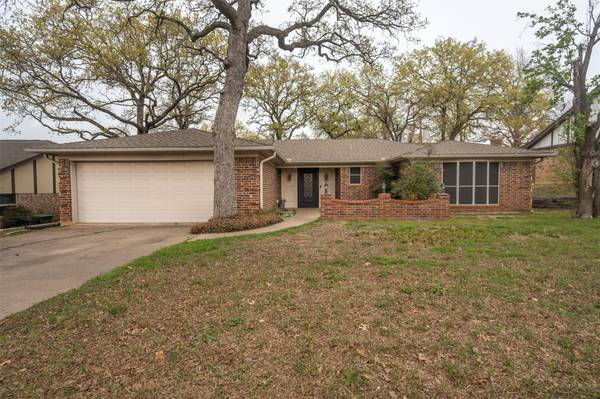 408 Stonehenge Drive, Hurst, TX 76054