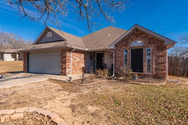 208 Eastridge Drive, Springtown, TX 76082