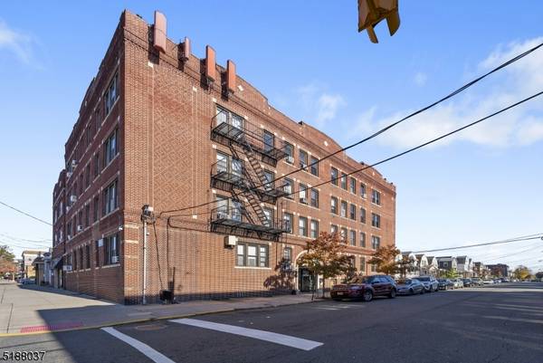 680 Kennedy Blvd #103, Bayonne City, NJ 07002