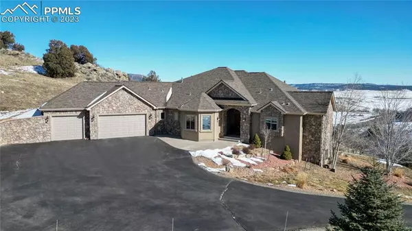 5697 Country Club DR, Larkspur, CO 80118