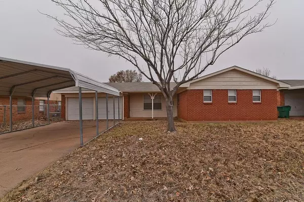 806 Vogel Street, Iowa Park, TX 76367