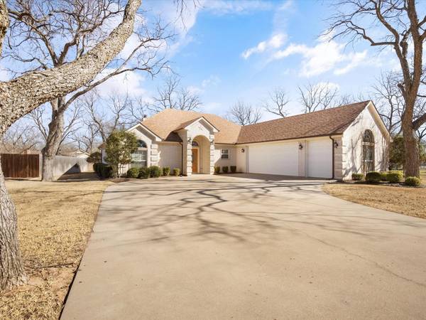 9421 S Longwood Drive, Granbury, TX 76049