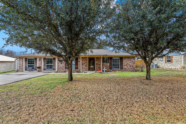 414 Grandview Drive, Granbury, TX 76049