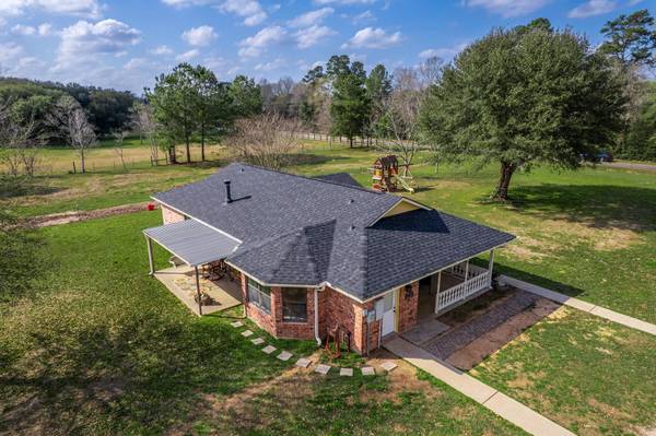 1074 County Road 2252, Cleveland, TX 77327