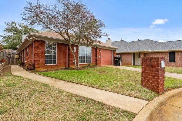 2703 Woodhaven Court, Longview, TX 75605