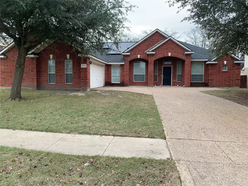 1241 Boysenberry Drive, Desoto, TX 75115