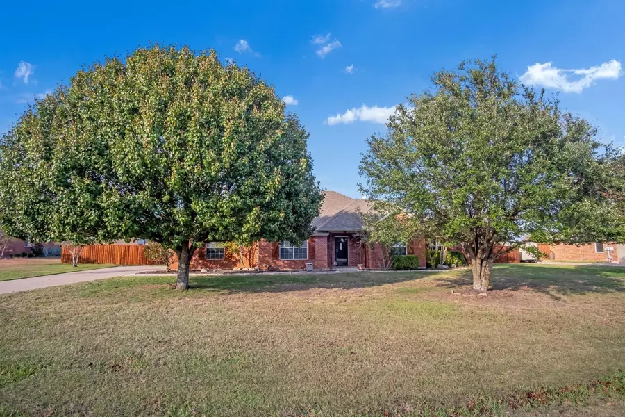 333 Cimarron Meadows Drive, Waxahachie, TX 75167