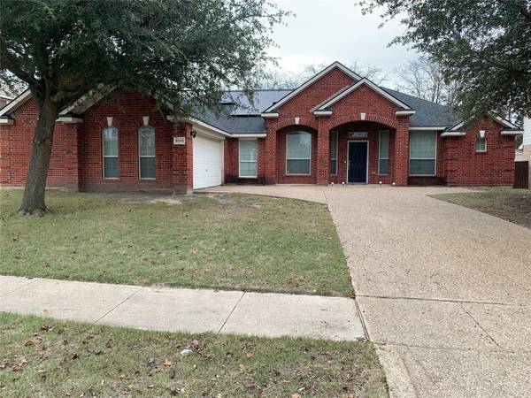 1241 Boysenberry Drive, Desoto, TX 75115