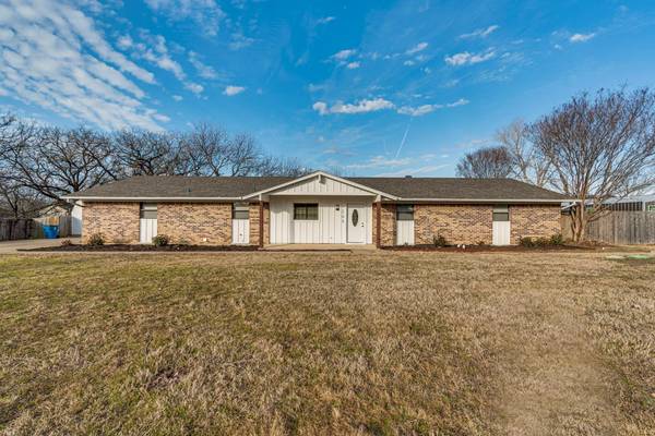 208 H and O Lane,  Alvarado,  TX 76009