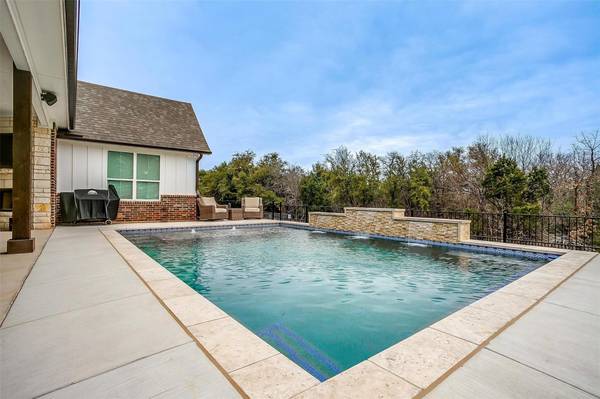 4004 Legend Trail, Granbury, TX 76049