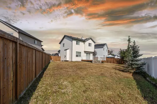 Calgary, AB T3J 4Z3,137 Saddlefield PL