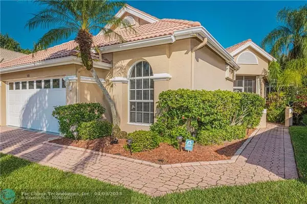 Port Saint Lucie, FL 34986,570 SW New Castle Cv