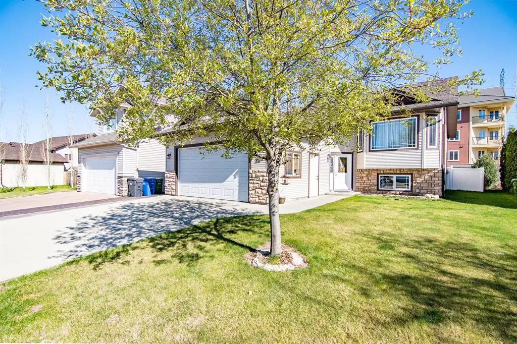 Red Deer, AB T4R 0B8,20 Isbister Close